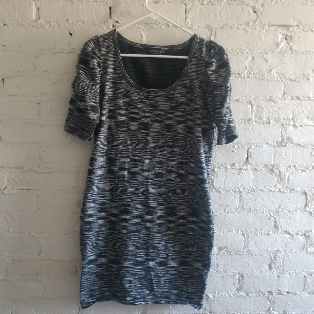 Forever 21 Plus Green and Gray Print Sweater Dress